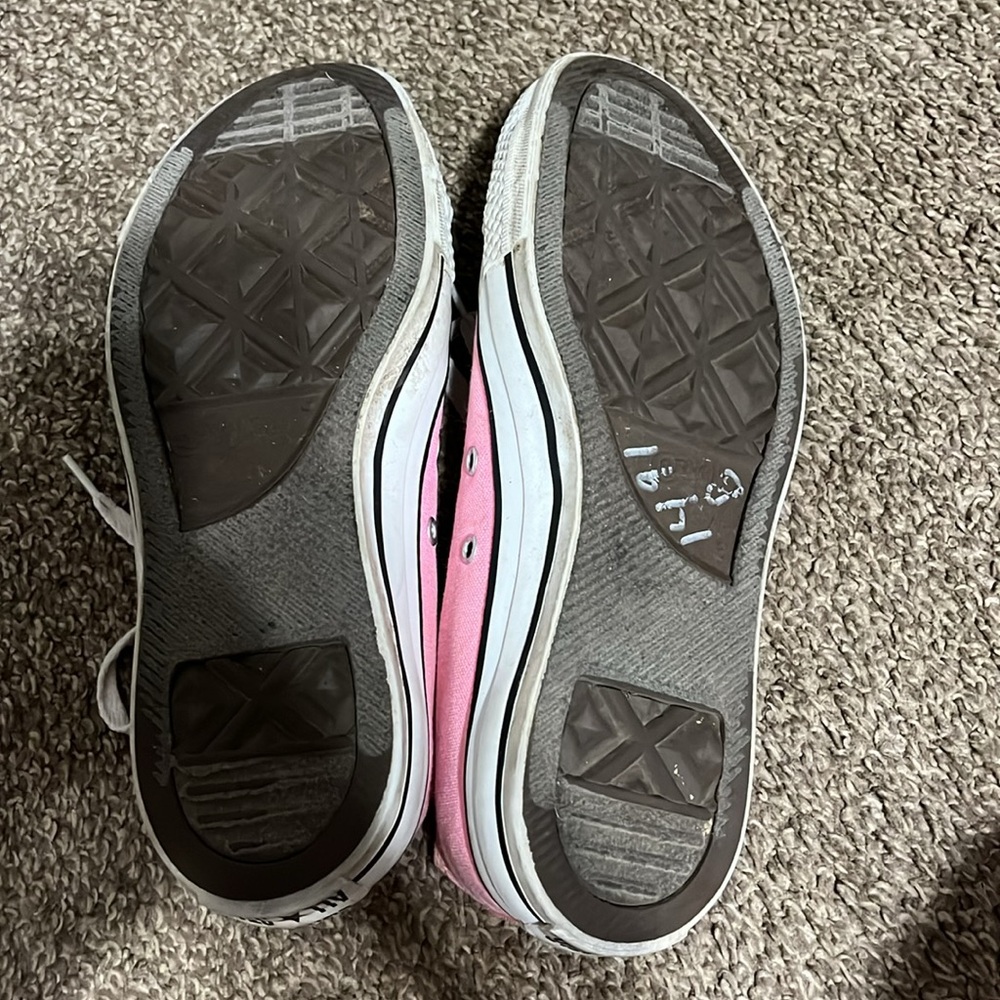 Pink Converse - Picture 5 of 5